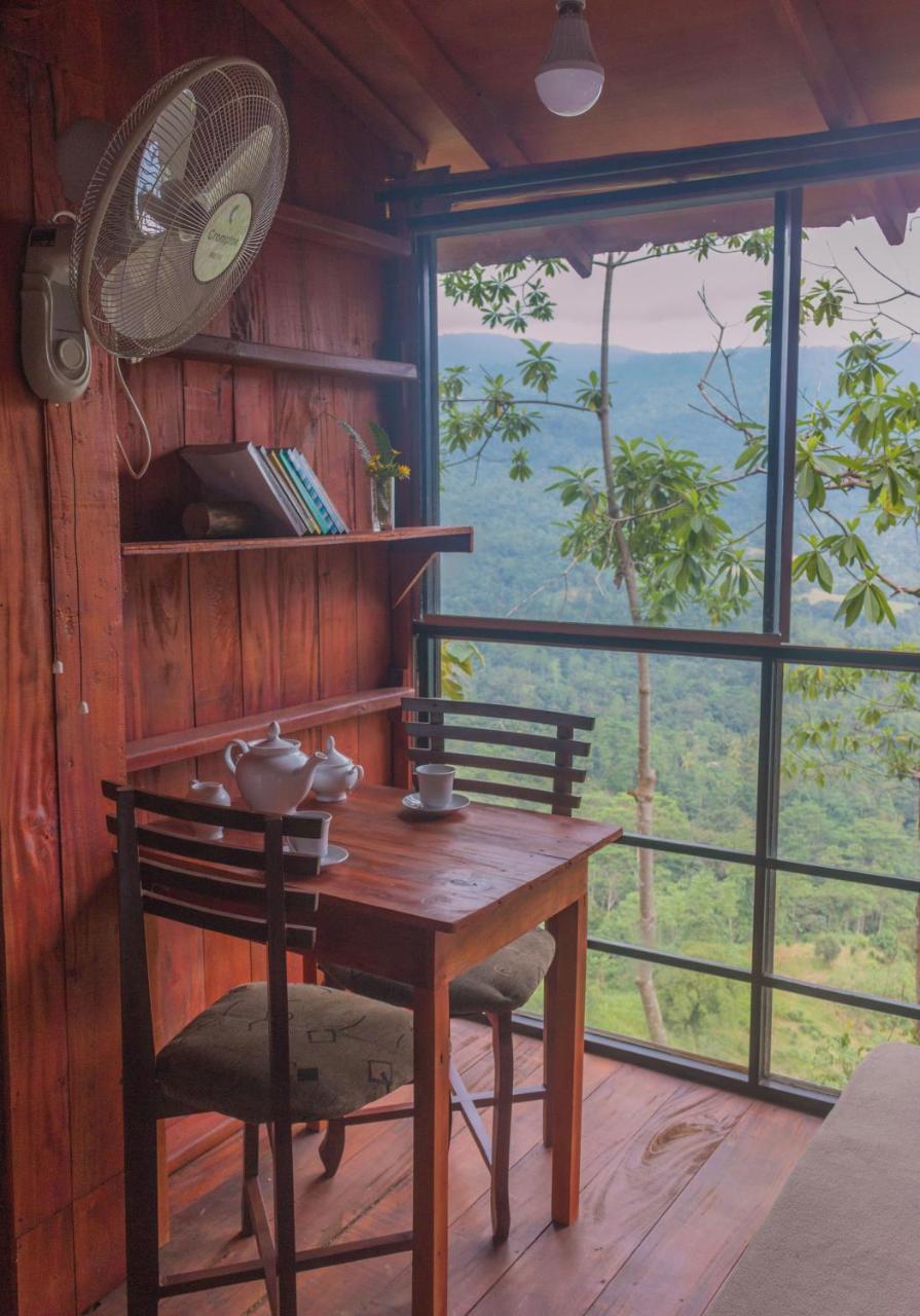 Tree Houses By Jungle River Ginigathena Kültér fotó